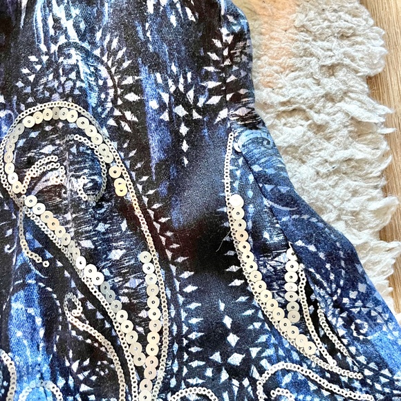Chico's Linen-Blend Blue Ombre Sequin Paisley Open front Jacket Size 3 - Picture 9 of 9